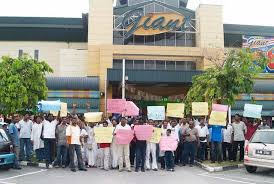 It is a subsidiary of dairy farm international holdings (dfi). Giant Shah Alam Seksyen 13