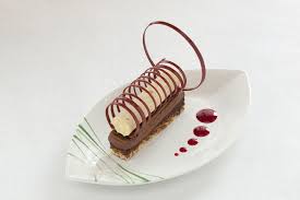 Hotel L Ours Blanc Hotel Les Menuires Hotel De Charme Savoie Desserts A L Assiette Restaurant Gastronomique Alimentation