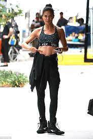 Nem régiben érkezett hozzám egy adag miss sporty újdonság, a wonder smooth rúzsok és lakkok, illetve egy gel shine lakk. Adriana Lima Shows Off Fit Physique At Victoria S Secret Photo Shoot Adriana Lima Adriana Lima Body Adriana Lima Boxing