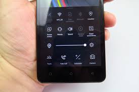 Allview V2 Viper i4G: OS, UI, aplicaţii ...