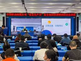 贴民心入人心！拉萨交警“八进”宣传点亮雪域平安出行路-中国长安网 ...