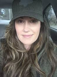 Michelle Bessette's Instagram, Twitter & Facebook