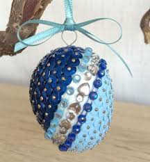 Ostern Pailletten Ei Blautone Mit Glitzersteinen Ein Designerstuck Von Richilou Bei Dawanda Perlen Basteln Diy Ostern Osternest Basteln