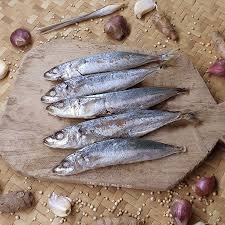 Sedangkan untuk ikan bandeng dan layang biasanya. Ikan Pindang Pindang Layang Pindang Harga Super Murah Shopee Indonesia