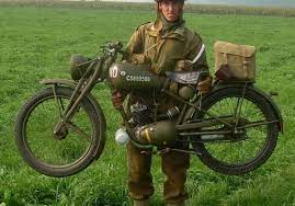 Motos Da Segunda Guerra A Pulga Voadora Da Royal Enfield Motonline