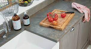 Idéal pour la cuisine, le plan de travail en pierre apporte à votre intérieur une touche d'élégance et de raffinement. Pourquoi Choisir Un Plan De Travail En Pierre Naturelle