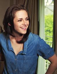 She is also known to have a smile that can melt your heart. Kristen Stewart Smiling And She Is Fucking Beautiful Imgur