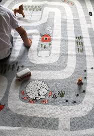 Fur Kinder Und Eltern Diesen Spielteppich Auf Finnland Lieben Kinder Und Elternaugen Zu Finden In Unserer Kleine Spielteppich Teppich Kinder Teppich Junge