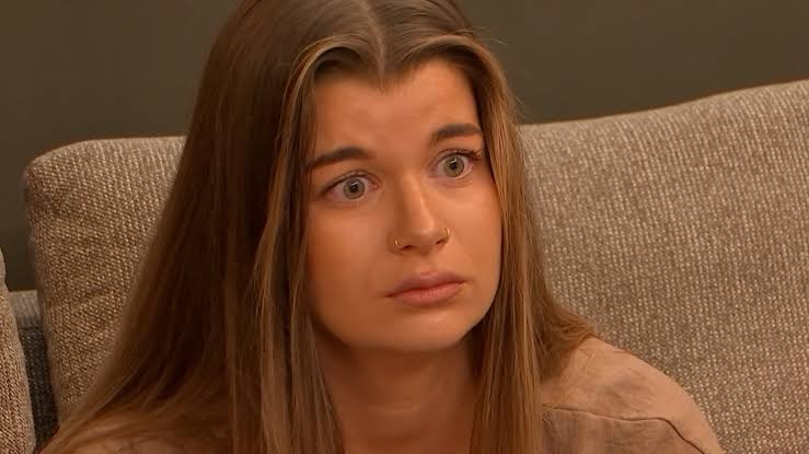 Verhit telefoongesprek tussen Chess en vriend in De Bondgenoten: 'Je moet  naar huis'