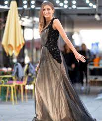 Can the net harness a bunch of volunteers to help bring books in the public domain to life through podcasting? Fur Den Sportpresse Ball Sucht Unsere Tapferste Lauferin Ein Abendkleid Gesa Krause Im Roben Rausch Regional Bild De