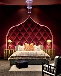 Penggunaan warna ini di dalam bilik tidur akan menjadi penyelesaian yang terbaik. 21 Idea Pencahayaan Moden Yang Menyegarkan Bilik Tidur Anda