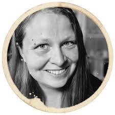 Carri Miller's Instagram, Twitter & Facebook