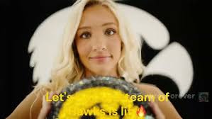 Bella Moss: |The Daily Iowan Headliners| A Live Concert Series