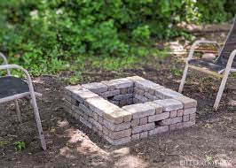 Use square bricks to frame the inside of the pit to add an extra layer of support. 50 Diy Fire Pit