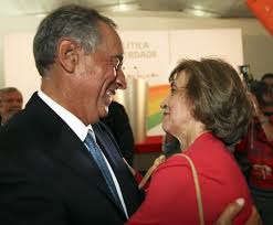 Na praia do alvor, marcelo rebelo de sousa ajudou duas jovens que estavam em dificuldade. Psd Jovens Criam Movimento De Apoio A Marcelo Tvi24