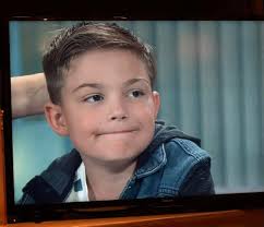 Anyone else think Johnny's voice kinda reminds them of James Charles? Or is  even just that tone to his voice is 💅🏻😂😂