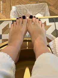 Kriss1one feet