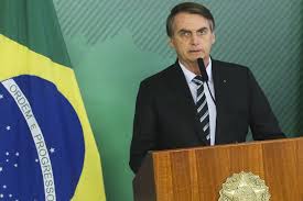 O presidente disse que 2020 foi um ano de grandes desafios tanto essa pandemia que impactou o planeta exigiu responsabilidade, coragem e esforço de todos os líderes mundiais. bolsonaro também agradeceu o. Em Pronunciamento Bolsonaro Agradece Comprometimento De Maia Com Previdencia Pais Nh