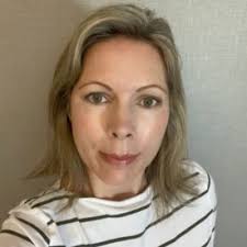 The past two weeks have certainly been a whirlwind! A few weeks ago, I  worked my last shift as a full-time Paramedic with South Central Ambulance  Service NHS Foundation Trust, moved to