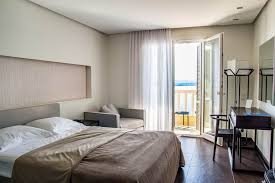 Een kleine woonkamer inrichten voor een gezin is best een uitdaging, zeker als het multifunctioneel moet zijn. Slaapkamer Ideeen Voor Kleine Ruimtes Homewishez