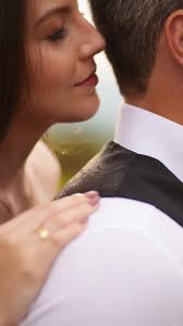 Esse vídeo não é só um resumo., É um filme com alma, com tempo, com  presença., Renner e Vanessa viveram um dos dias mais emocionantes que já  presenciamos… e nós tivemos o privilégio de traduzir isso ...