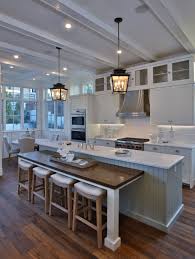 Luxury Modern White Coastal Kitchen In 2020 White Coastal Kitchen Luxury Kitchen Decor White Modern Kitchen