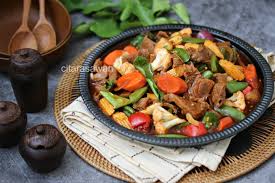 Tambahkan saus tiram, saus tomat,, saus cabai, merica hitam, dan garam. Daging Paprik Resepi Terbaik