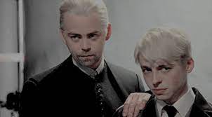 .and scorpius malfoy in harry potter and the cursed child parts one and two, and j.k. Draco Malfoy And Scorpius Harry Potter Crianca Amaldicoada Harry Potter Tudo Sobre Harry Potter
