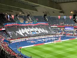 Prinzenparkstadion, prinzenpark, le parc (de); Paris Saint Germain On Twitter Le Tifo Du Collectif Ultras Paris En Hommage A Poucky Et Momo Psgscb