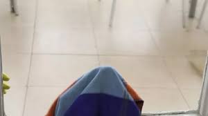Herhangi bir kimyasal madde kullanmadan, doğal yöntemlerle beyaz sirke ve su kullanılarak lütfen videoyu beğenip abone olmayı unutmayınız :) bakım , camdaki lekeler, camdaki kireç lekesi nasıl çıkar, otomobil, cam kireç. Kirecli Su Lekesi Camdan Nasil Cikarilir Wikihow