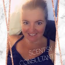 Tamara Malloy's Instagram, Twitter & Facebook