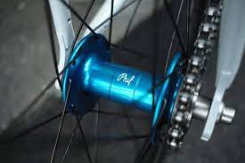 エッジの効いた前下がりフォルムで人気を集める lo pro brotures ピストバイクショップ leader bike総代理店 東京 原宿 吉祥寺 大阪 横浜 東京 原宿 ピストバイク バイクショップ