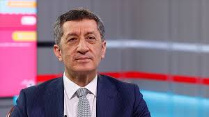 Ziya selçuk nerelidir?anne ve babasi ki̇mdi̇r. Milli Egitim Bakani Selcuk Bursluluk Sinavi Ve Adaylik Kaldirma Sinavini Erteliyoruz