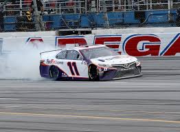 Watch the complete race from talladega superspeedway on october 23rd, 2016. Hamlin Takes Nascar Win At Talladega Video Gm Authority