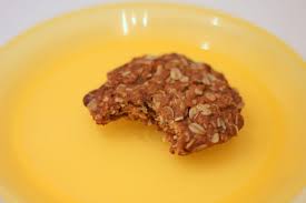 Line a 2 baking trays with parchment paper. Anzac Kekse Gartensmutje