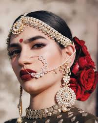 45 Trending Matha Patti Designs Worn By Real Brides All Kinds Sizes Pakistani Bridal Makeup Pakistani Bridal Bridal Makeup