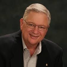 Kent Couch's Instagram, Twitter & Facebook