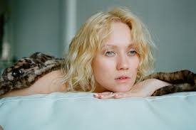 Danielle Burgess's Instagram, Twitter & Facebook