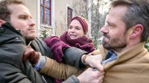 Das mittlerweile bringen es die nachmittäglichen ausstrahlungen auf über 25% einschaltquote, wodurch die ursprünglich in der handlung abgeschlossene telenovela auf eine unendliche daily soap erweitert wurde. Sturm Der Liebe Das Wegerecht 3570 Ard Mediathek