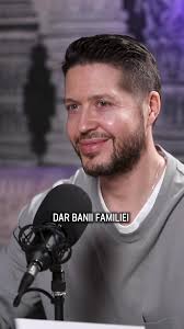 Bella Santiago La Power Couple Teatru