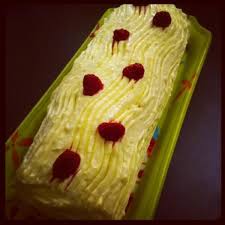 Recette Buche Roulee A La Mascarpone Et Aux Framboises En Video Recette Recette Buche Alimentation Dessert