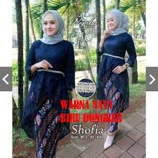 Harga stelan kebaya modern brokat long kinanti navy dan warna lain. 33 Inspirasi Model Baju Kebaya Modern Untuk Wisuda Updated 2021 Bukareview