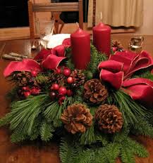 Stunning Centerpiece For Christmas Party With Mistletoe Short Garland Two Red C Christmas Table Centerpieces Christmas Centerpieces Christmas Table Decorations
