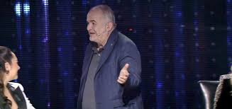 Florin călinescu a avut nevoie de intervenția medicilor, la românii au talent! Florin CÄƒlinescu A FÄƒcut Spectacol La Romanii Au Talent BÄƒ Tampitule Nemernicule Impact