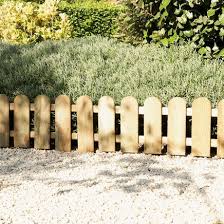 La marque propose tout pour la terrasse, le jardin, la cuisine, le rangement, le dressing, la menuiserie, le carrelage, la peinture, la domotique, le chauffage, la. Les Bordures Dessinent Votre Jardin Leroy Merlin