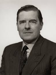 Frances Earle's Instagram, Twitter & Facebook