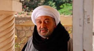 بدأ التمثيل في المدرسة، حيث انضم إلى فريق التمثيل بها. Ù†ÙˆØ± Ø§Ù„Ø´Ø±ÙŠÙ ÙŠØ¸Ù‡Ø± Ù…Ø±ØªÙŠÙ† ÙÙŠ Ù†Ø³Ù„ Ø§Ù„Ø£ØºØ±Ø§Ø¨ Ø¨ØµÙˆØ±ØªÙ‡ ÙˆØ§Ù„Ø­Ø¬ Ù…ØªÙˆÙ„Ù‰ ÙÙ† ÙˆØ«Ù‚Ø§ÙØ© Ø§Ù„ÙˆØ·Ù†