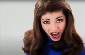 TE ACUERDAS DE LA CANTANTE GILLETTE? ASÍ LUCE AHORA La Carrera de Gillette:  De Éxitos Controversiales a Nuevos Proyectos Sandra Navarro Gillette,  conocida artísticamente como Gillette, es una cantante  mexicano-estadounidense famosa por