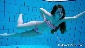 Redhead simonna showing her body underwater. Sexy Girl Shows Magnificent Young Body Underwater Porn Tot