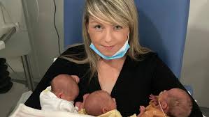 Fed up with their families and classmates, two teen girls from a wealthy part of rome are drawn to the city's underworld and start leading double lives. 4 Babys In Nur 11 Monaten So Erlebte Jessica Pritchard Ihre Eigenen Baby Boom